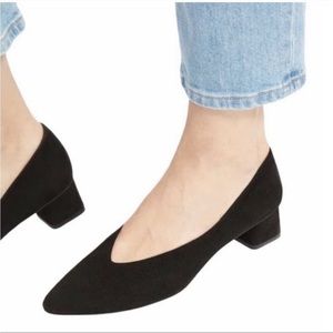 Everlane V Heel in Black